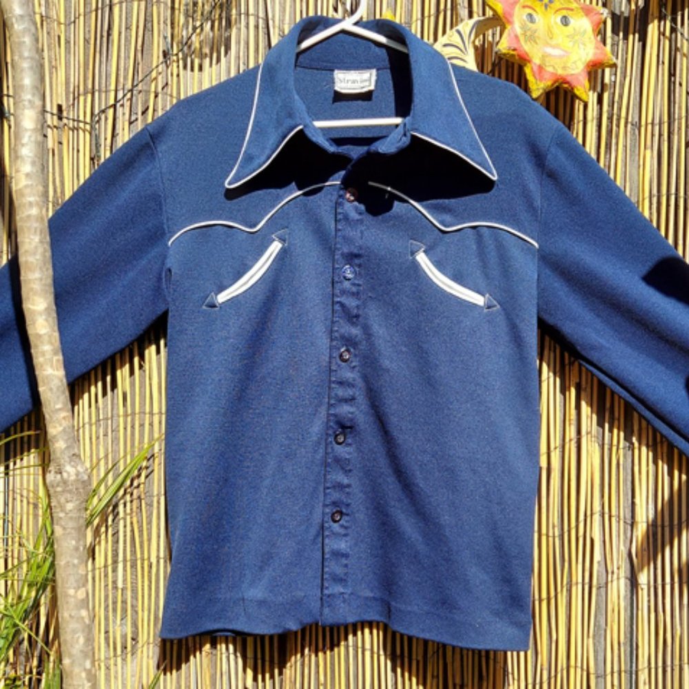 Stravini Large Polyester Shirt w/ Smiley Pockets